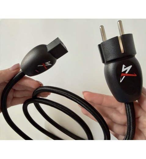 Synergistic Research Pink power AC